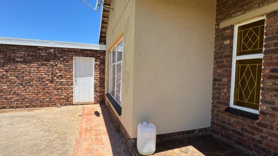 3 Bedroom Property for Sale in Riviera Northern Cape